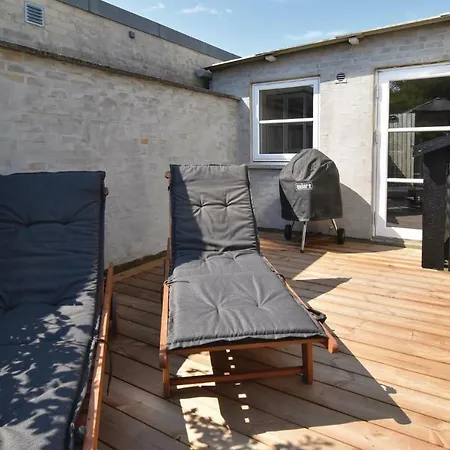 Three-bedroom Holiday In * Frorup